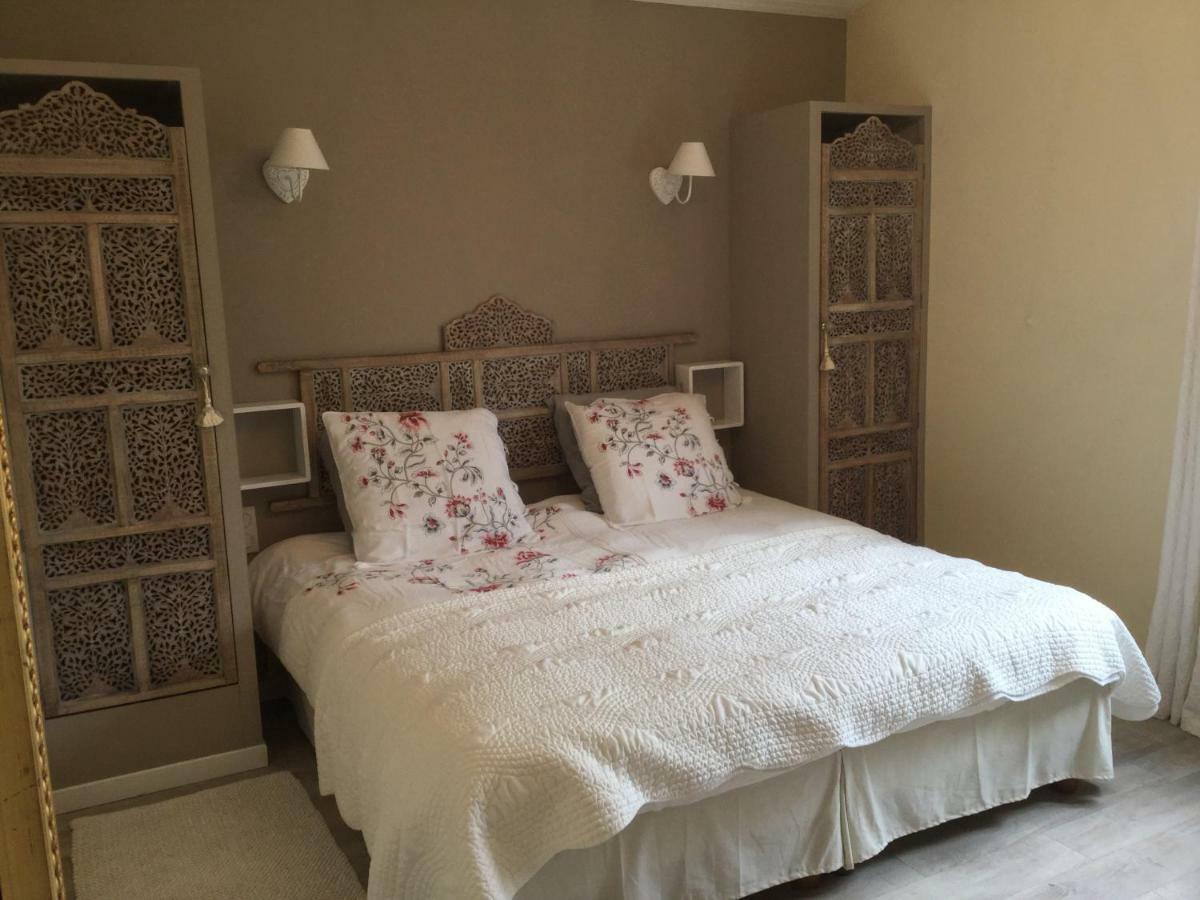 Les Secrets Du Mistral Bed & Breakfast Valensole Exterior photo