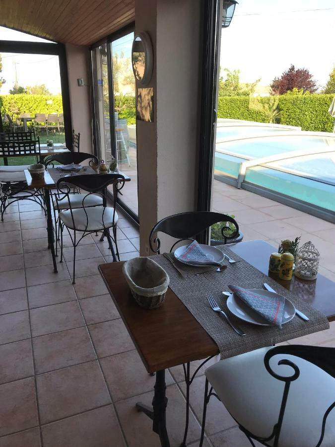 Les Secrets Du Mistral Bed & Breakfast Valensole Exterior photo