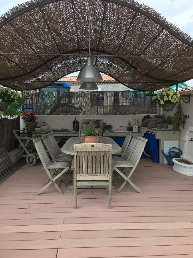Les Secrets Du Mistral Bed & Breakfast Valensole Exterior photo