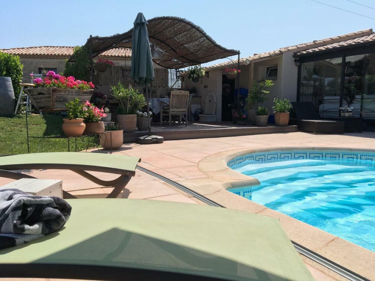 Les Secrets Du Mistral Bed & Breakfast Valensole Exterior photo