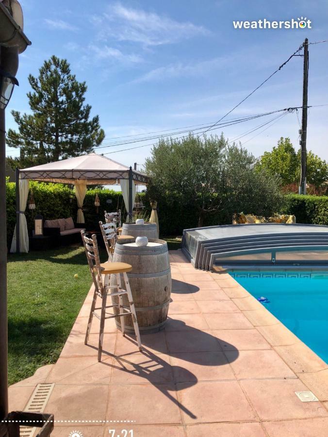 Les Secrets Du Mistral Bed & Breakfast Valensole Exterior photo